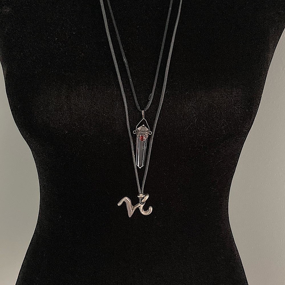 Vintage Boho Style Necklaces for the Capricorn Hammered Metal Crystal Garnet